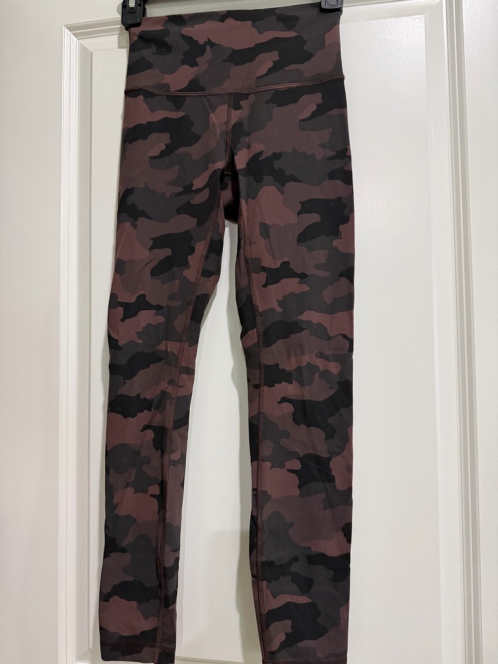 Lululemon Wunder Train High-Rise Leggings 25” inseam 
VGUC size 4